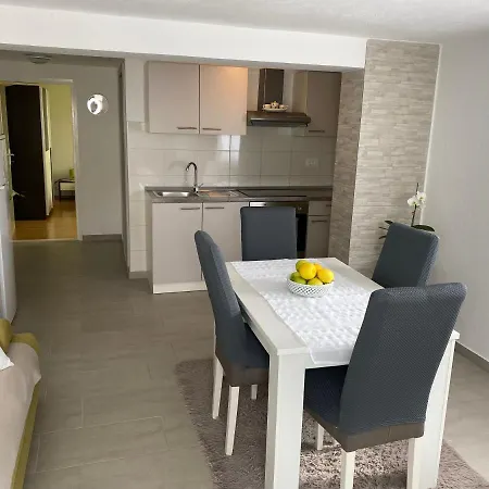 Apartment Carmen Trogir Exterior photo