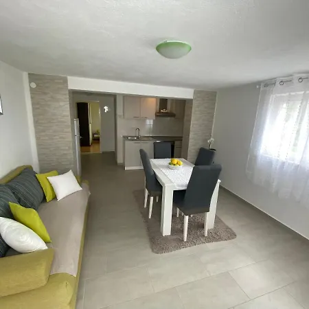 Apartment Carmen Trogir Exterior photo