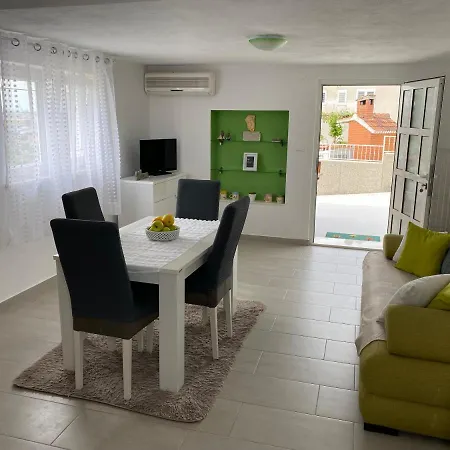 Apartment Carmen Trogir Exterior photo